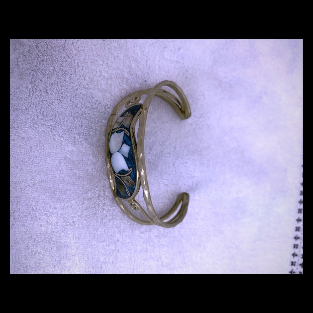silver and mother of pearl bracelet - Picture 2 of 4